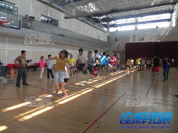 运动会现场 诠释拓展培训 www.trust9.com.cn